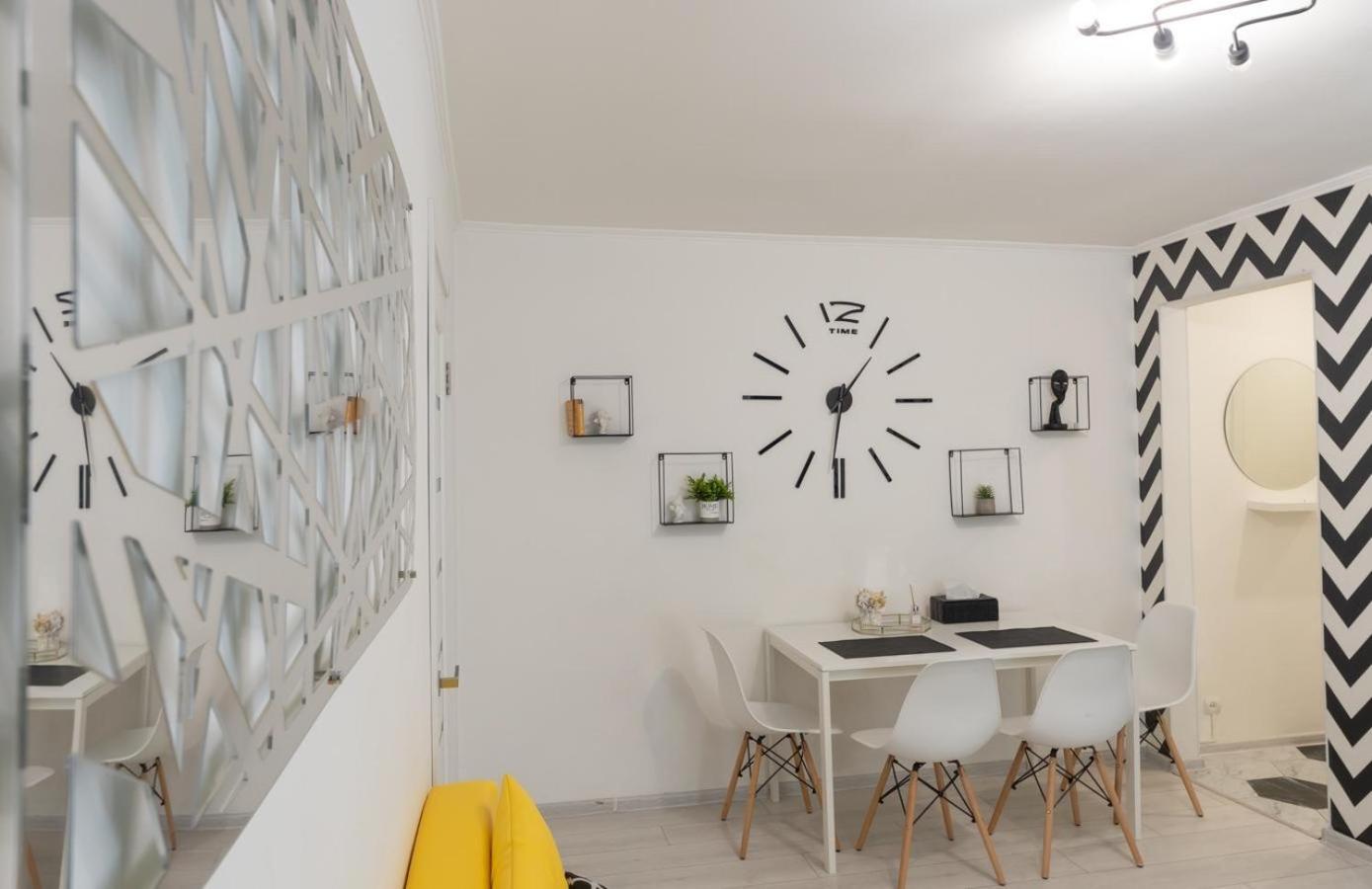 Flat 24 On Lesi Ukrainki 12 With 1 Bedroom Kiev Extérieur photo