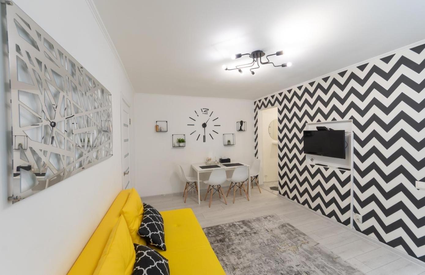 Flat 24 On Lesi Ukrainki 12 With 1 Bedroom Kiev Extérieur photo